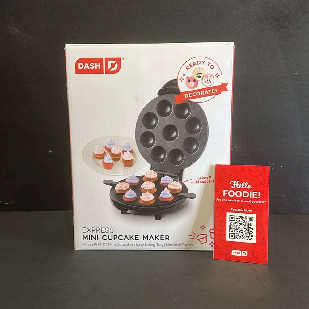 Dash Express Mini Cupcake Maker| Makes (9)| nonstick| black and lilac